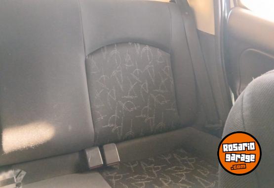 Autos - Peugeot 206 2011 Nafta 177500Km - En Venta