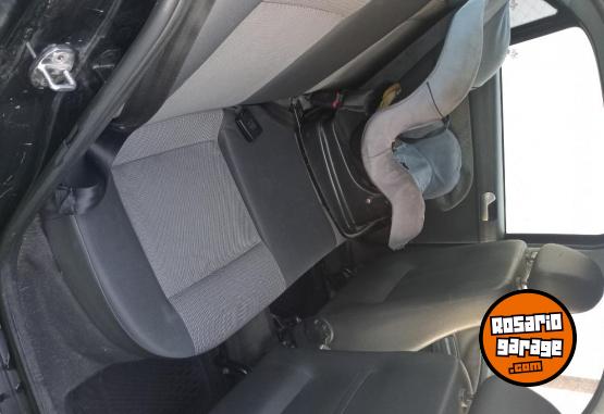 Autos - Volkswagen Voyage 2010 GNC 129000Km - En Venta