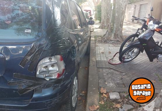 Autos - Renault Scenic 2004 Nafta 210000Km - En Venta