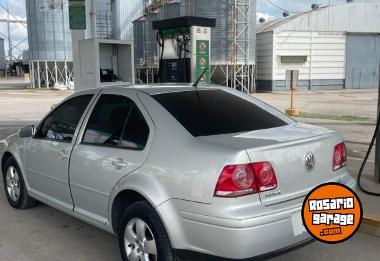 Autos - Volkswagen BORA 2.0 2010 Nafta 200250Km - En Venta