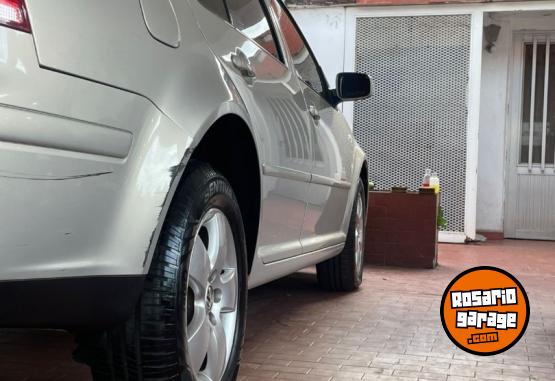 Autos - Volkswagen BORA 2.0 2010 Nafta 200250Km - En Venta
