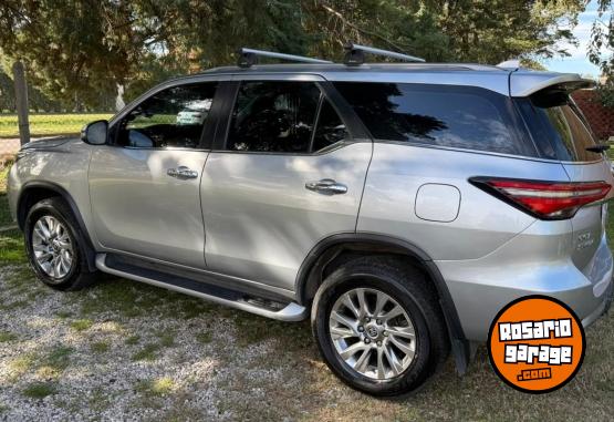 Camionetas - Toyota SW4 SRX 3.0 TDI 2021 Diesel 105000Km - En Venta