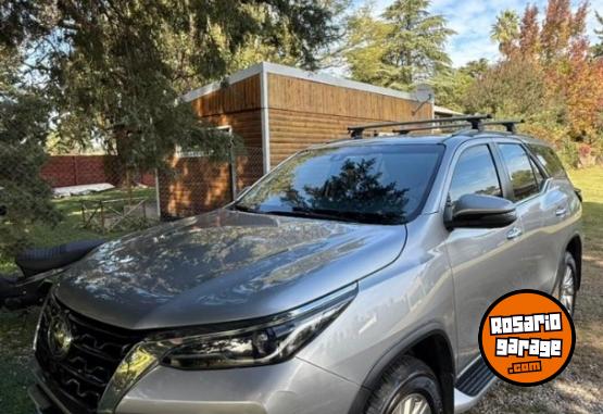 Camionetas - Toyota SW4 SRX 3.0 TDI 2021 Diesel 105000Km - En Venta