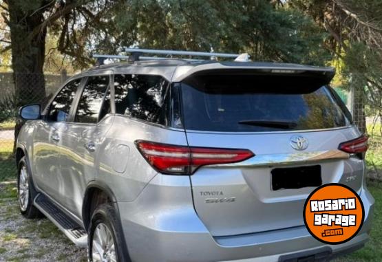 Camionetas - Toyota SW4 SRX 3.0 TDI 2021 Diesel 105000Km - En Venta