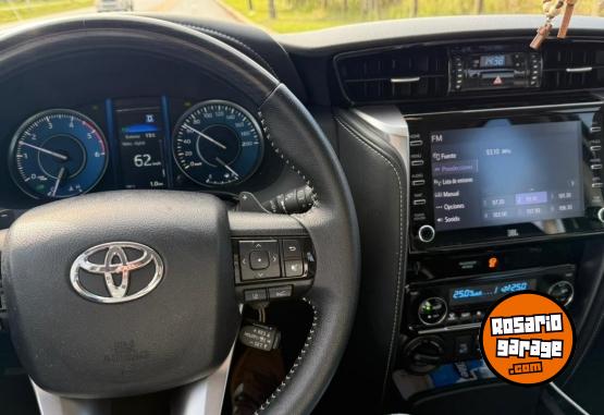 Camionetas - Toyota SW4 SRX 3.0 TDI 2021 Diesel 105000Km - En Venta