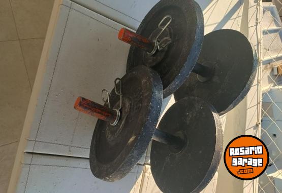 Deportes - Excelente Par de Mancuernas Macizas con Topes y 20 Kg de Discos de Fundici�n - En Venta