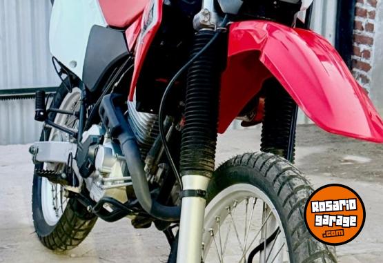 Motos - Honda Tornado 250 2017 Nafta 11000Km - En Venta