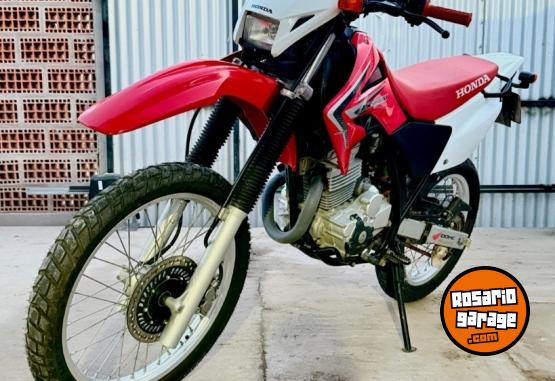 Motos - Honda Tornado 250 2017 Nafta 11000Km - En Venta