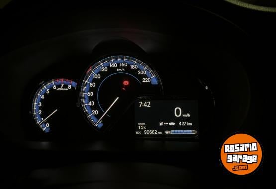Autos - Toyota Yaris 2021 Nafta 90000Km - En Venta