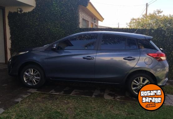 Autos - Toyota Yaris 2021 Nafta 90000Km - En Venta