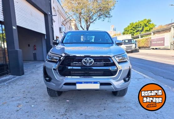 Camionetas - Toyota Hilux SRV 4X4 2022 Diesel 14800Km - En Venta