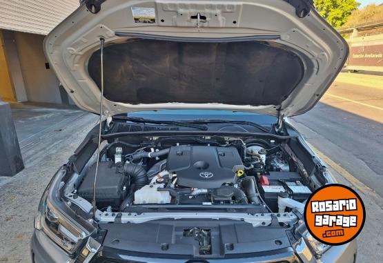 Camionetas - Toyota Hilux SRV 4X4 2022 Diesel 14800Km - En Venta