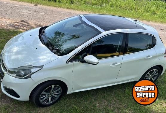 Autos - Peugeot 208 2017 Nafta 96000Km - En Venta