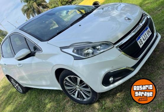 Autos - Peugeot 208 2017 Nafta 96000Km - En Venta