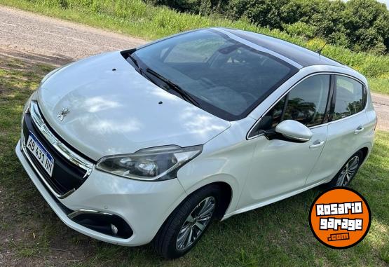 Autos - Peugeot 208 2017 Nafta 96000Km - En Venta