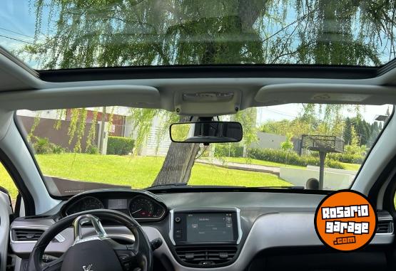 Autos - Peugeot 208 2017 Nafta 96000Km - En Venta