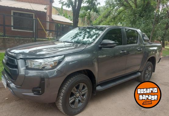 Camionetas - Toyota Hilux SR 4x2 2022 Diesel 40000Km - En Venta