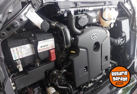 Camionetas - Toyota Hilux SR 4x2 2022 Diesel 40000Km - En Venta