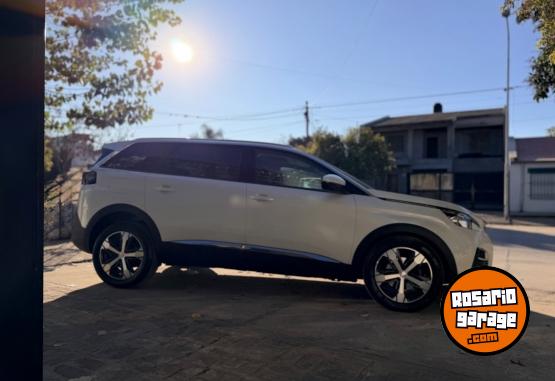 Camionetas - Peugeot 5008 Allure plus 7 Asient 2017 Nafta 180000Km - En Venta