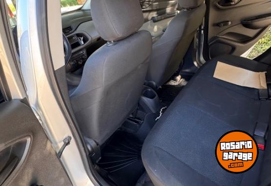 Autos - Chevrolet Onix 2016 Nafta 142000Km - En Venta