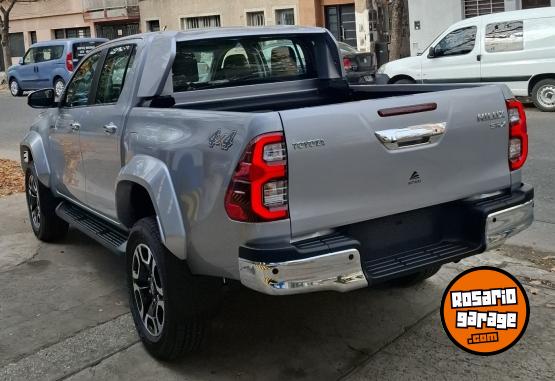 Camionetas - Toyota Hilux SRX 4X4 AT 2026 Diesel 0Km - En Venta