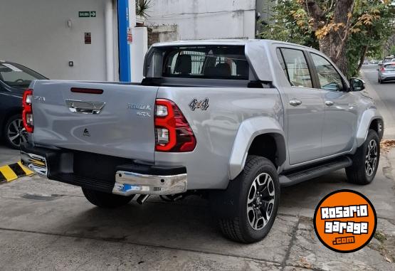 Camionetas - Toyota Hilux SRX 4X4 AT 2026 Diesel 0Km - En Venta