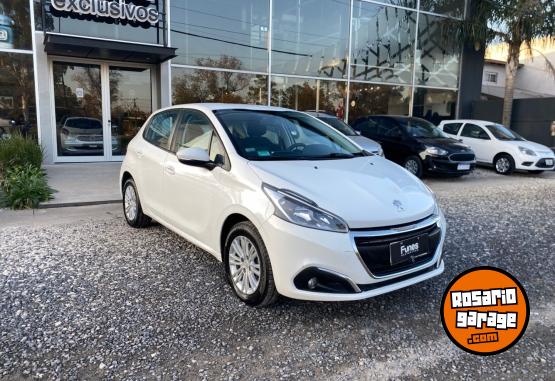 Autos - Peugeot 208 2017 Nafta 101000Km - En Venta