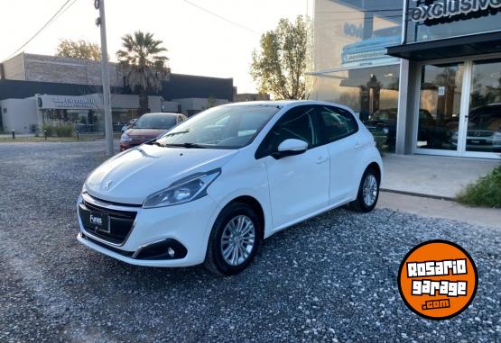 Autos - Peugeot 208 2017 Nafta 101000Km - En Venta