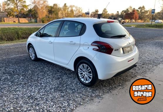 Autos - Peugeot 208 2017 Nafta 101000Km - En Venta