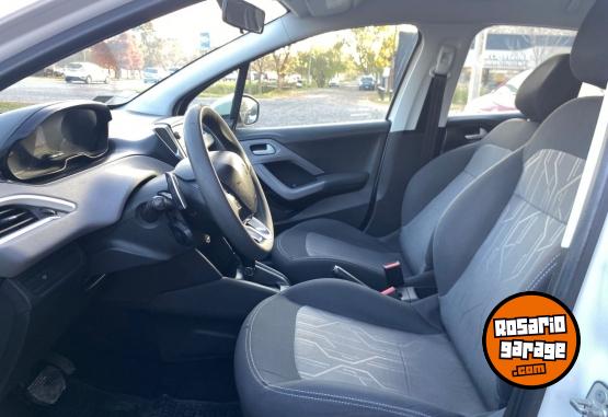 Autos - Peugeot 208 2017 Nafta 101000Km - En Venta