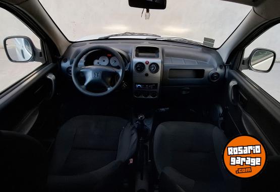 Utilitarios - Peugeot Partner 2012 Diesel 230000Km - En Venta