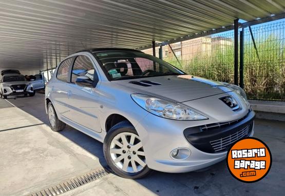 Autos - Peugeot 207 2010 Nafta 142500Km - En Venta