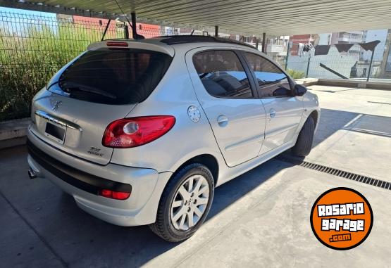 Autos - Peugeot 207 2010 Nafta 142500Km - En Venta