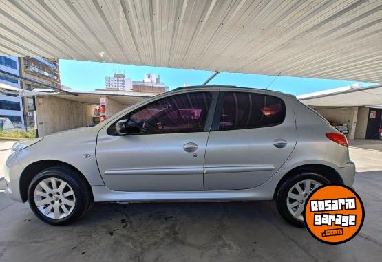 Autos - Peugeot 207 2010 Nafta 142500Km - En Venta