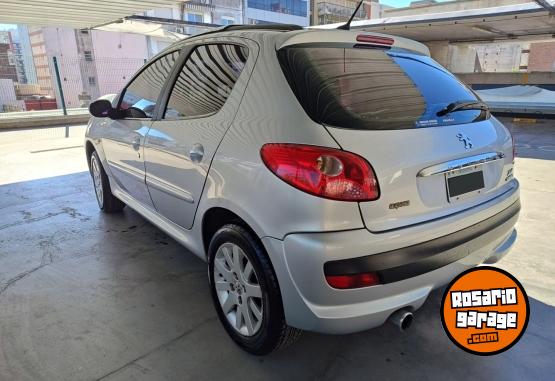 Autos - Peugeot 207 2010 Nafta 142500Km - En Venta