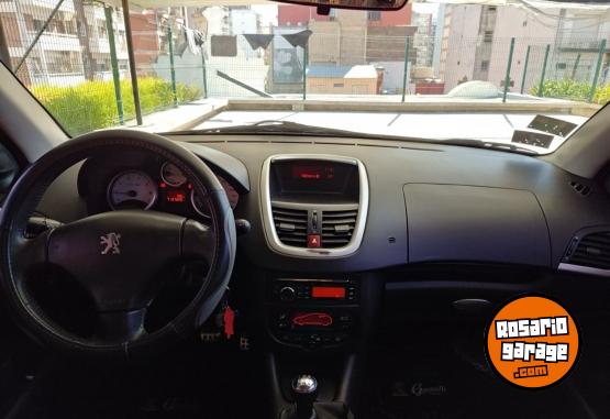 Autos - Peugeot 207 2010 Nafta 142500Km - En Venta