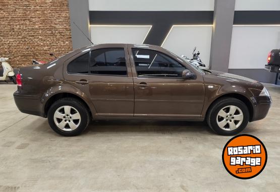 Autos - Volkswagen BORA TRENDLINE 2.0L 2011 Nafta 159000Km - En Venta