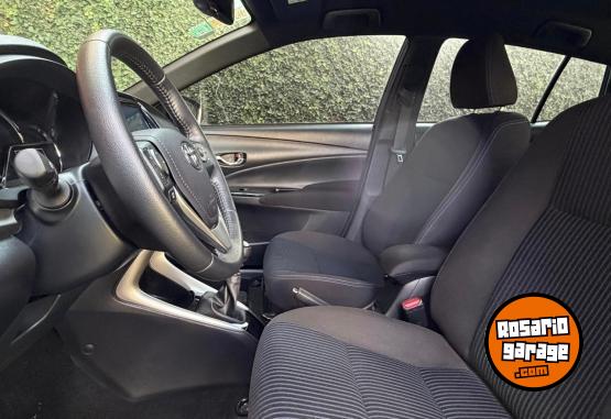 Autos - Toyota Yaris 2021 Nafta 90000Km - En Venta