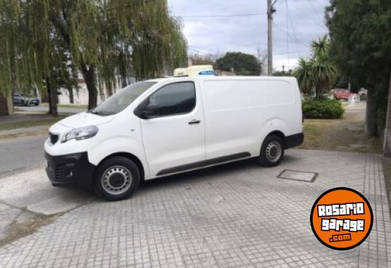 Utilitarios - Peugeot Expert 2022 Diesel 111111Km - En Venta