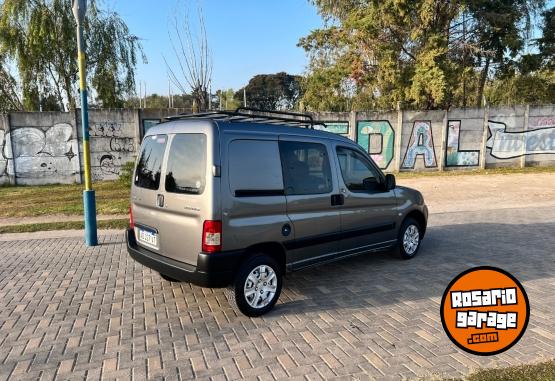Utilitarios - Peugeot Partner 2018 Diesel 63000Km - En Venta