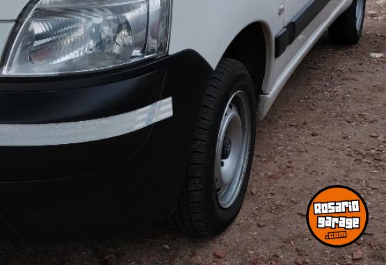 Utilitarios - Peugeot Partner 2014 GNC 198000Km - En Venta