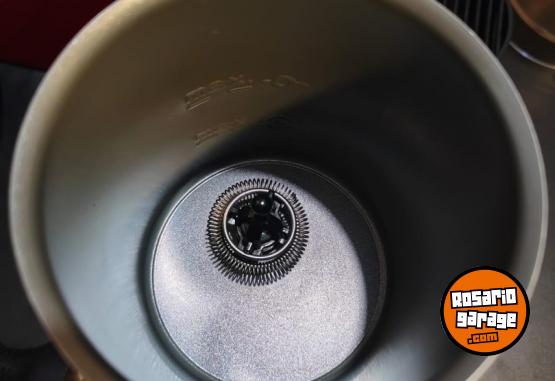 Hogar - Cafetera NESPRESSO + Aeroccino - En Venta