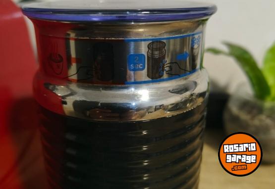 Hogar - Cafetera NESPRESSO + Aeroccino - En Venta