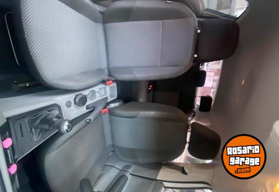 Autos - Volkswagen Polo 2019 Nafta 52000Km - En Venta