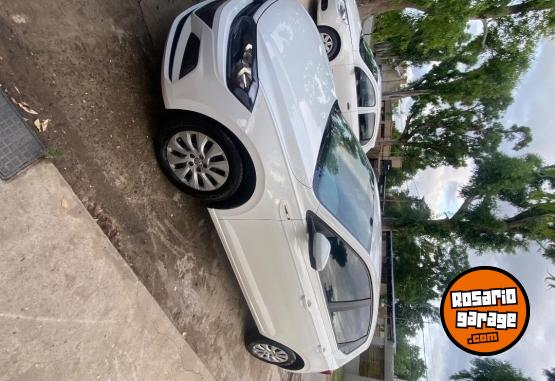 Autos - Volkswagen Polo 2019 Nafta 52000Km - En Venta