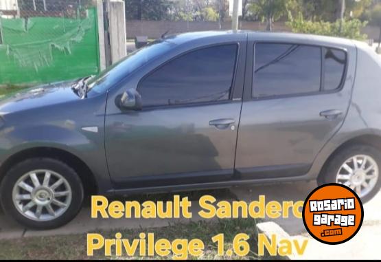 Autos - Renault Sandero privillige 2013 Nafta 237000Km - En Venta