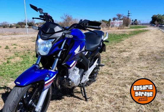 Motos - Honda Twister 2022 Nafta 7600Km - En Venta