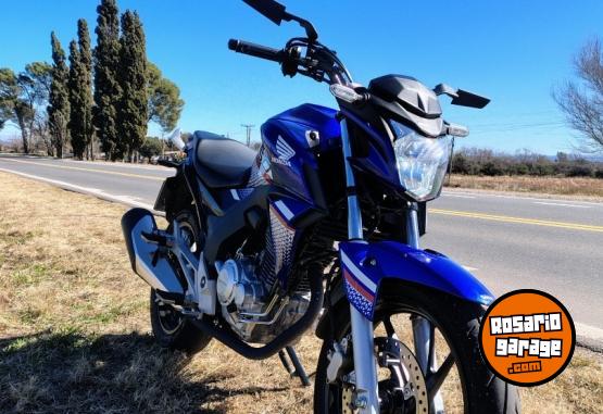 Motos - Honda Twister 2022 Nafta 7600Km - En Venta