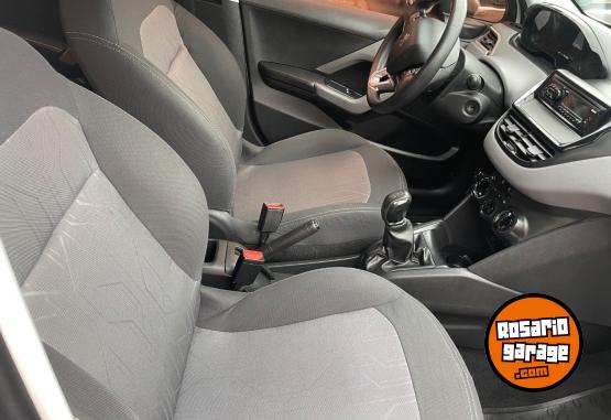 Autos - Peugeot 208 2016 Nafta 112000Km - En Venta