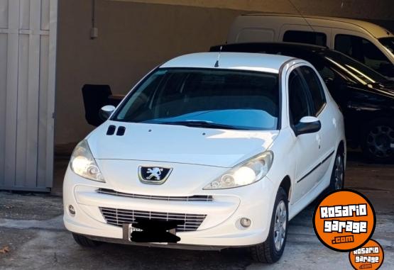 Autos - Peugeot 207 2013 Nafta 117000Km - En Venta